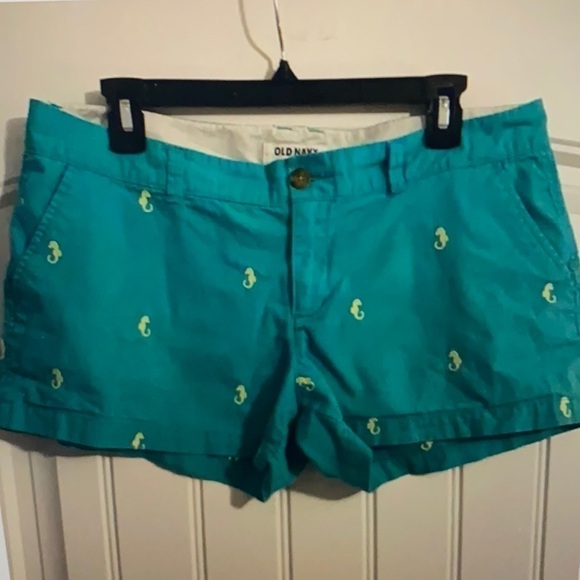 Old Navy Pants - Old Navy Sea Horse embroidered Print Shorts Size 10